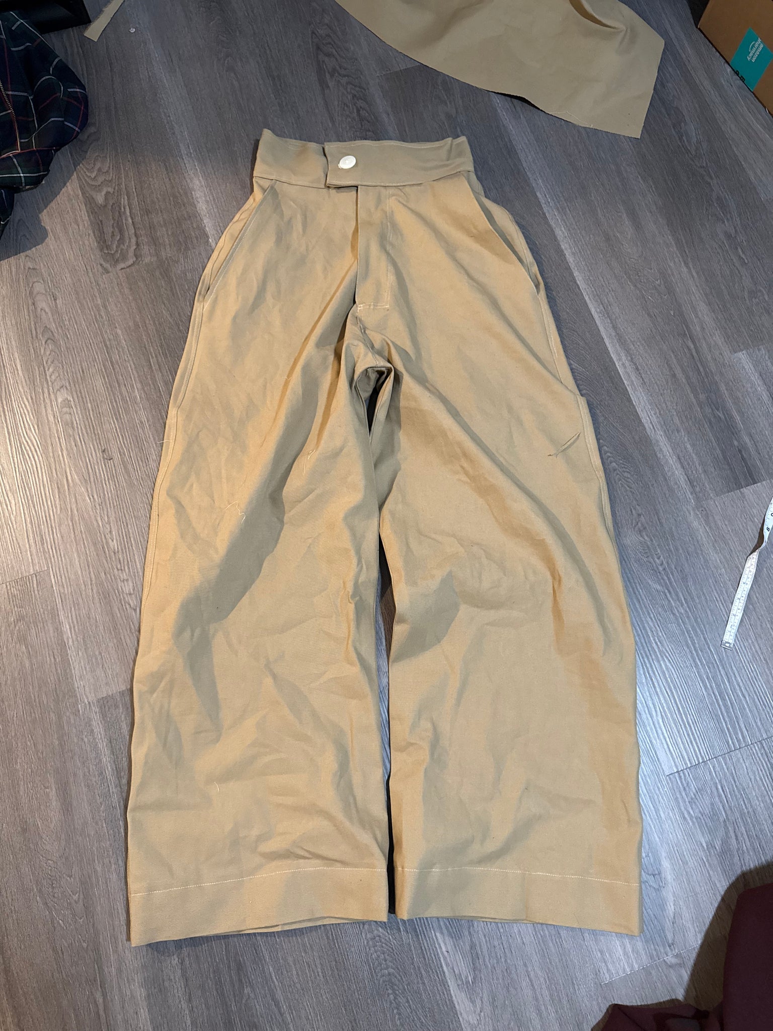 Oversized Khaki pants